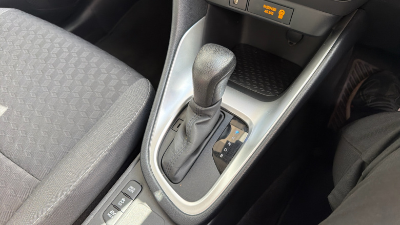 Toyota Yaris 1.5 Hybrid Icon 5dr CVT Hybrid Hatchback